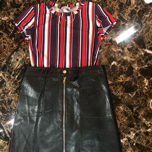 📌Red, Navy blue and White Vertical Striped Top